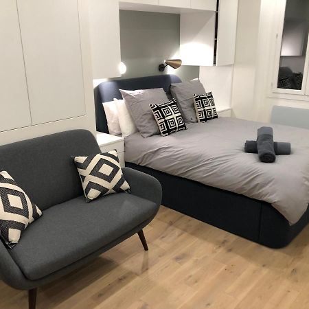 Studio Design Proche Champs-Elysees Paris Bagian luar foto